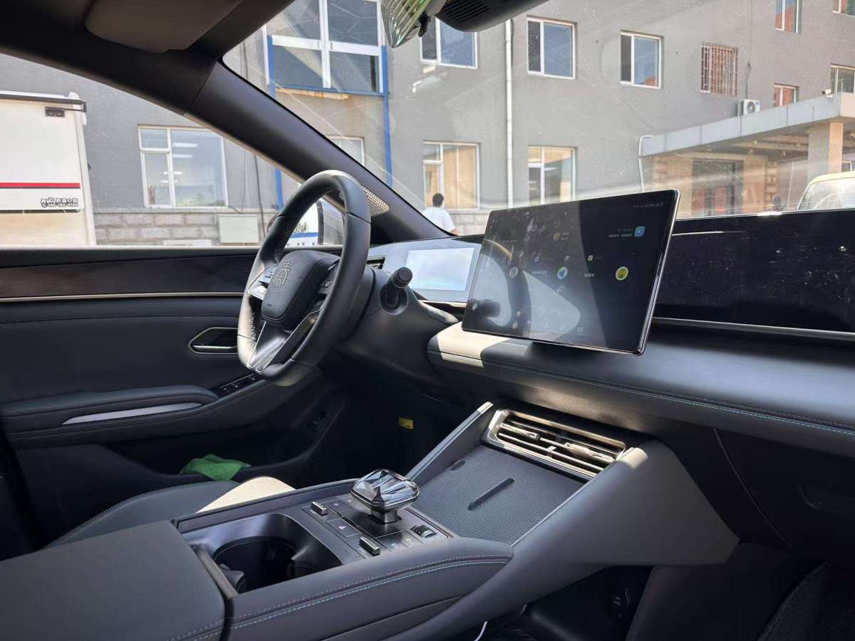 比亞迪 秦L  2024款 DM-i 120KM領(lǐng)先型圖片