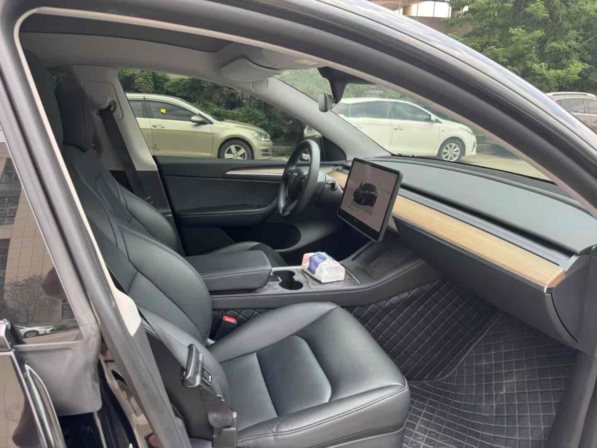 特斯拉 Model Y  2022款 改款 后輪驅(qū)動版圖片