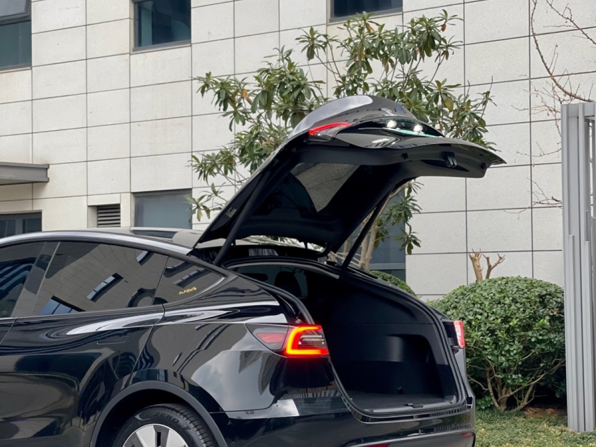 特斯拉 Model Y  2022款 改款 后輪驅(qū)動版圖片