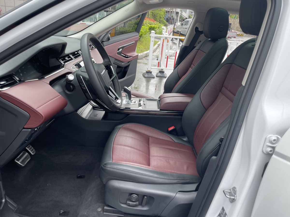 路虎 攬勝極光  2022款 極光L 249PS R-Dynamic HSE 奢享版圖片