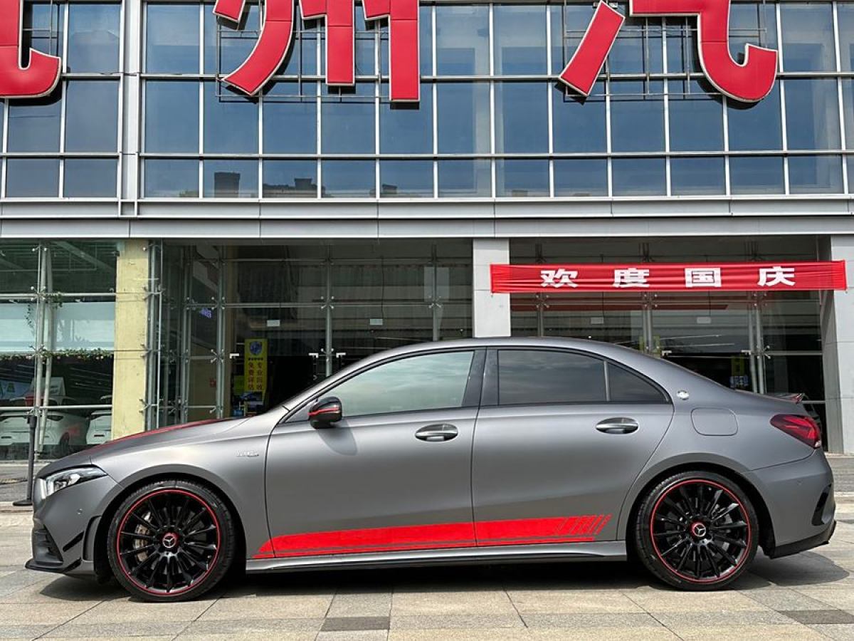 奔馳 奔馳A級AMG  2022款 AMG A 35 L 4MATIC 熾夜特別版圖片