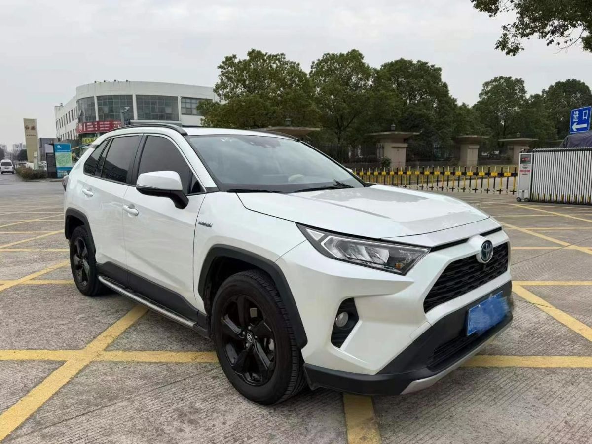 豐田 RAV4榮放  2022款 2.0L CVT四驅(qū)尊貴版圖片