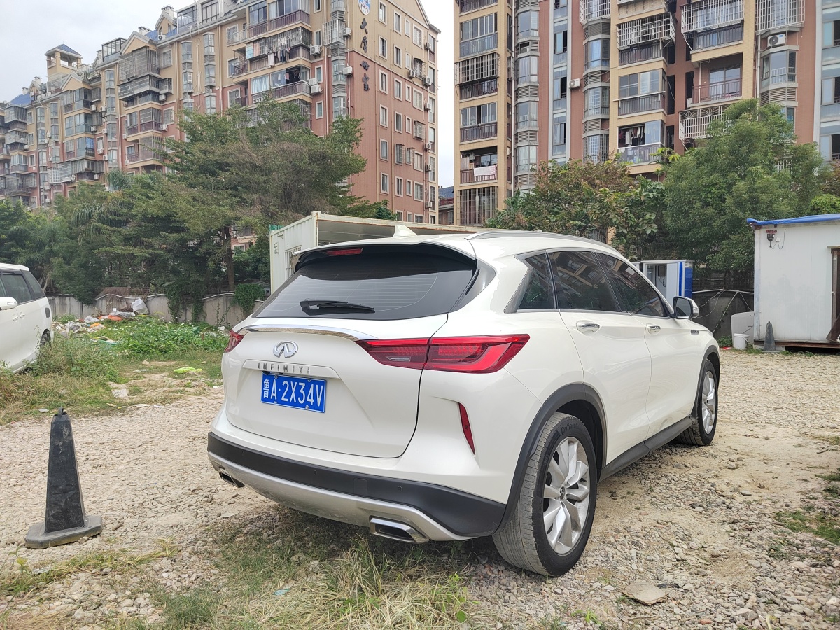 英菲尼迪 QX50  2018款 QX50 2.0T CVT兩驅(qū)時(shí)尚版圖片