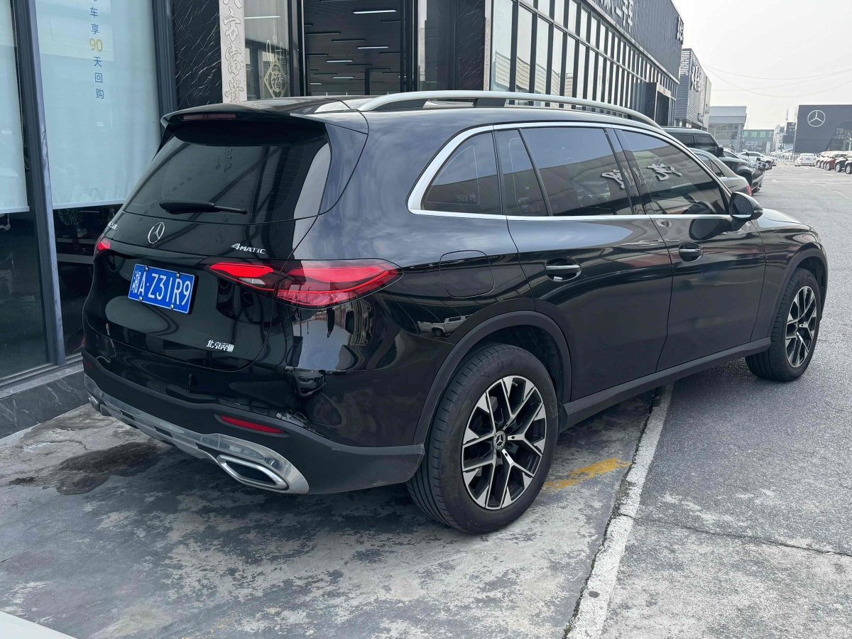 奔驰 奔驰GLC  2023款 改款 GLC 260 L 4MATIC 动感型 5座图片