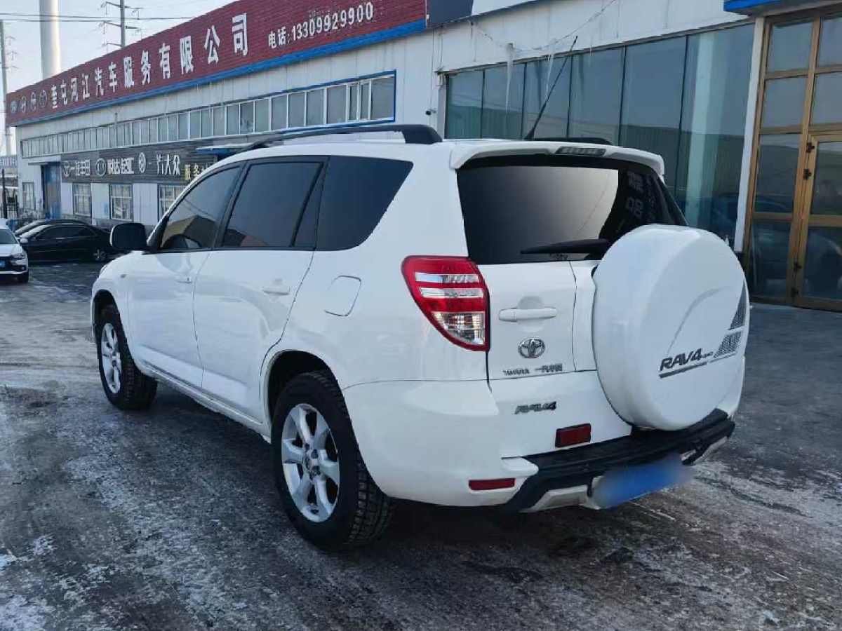 豐田 RAV4  2011款 2.4 至臻導(dǎo)航版圖片