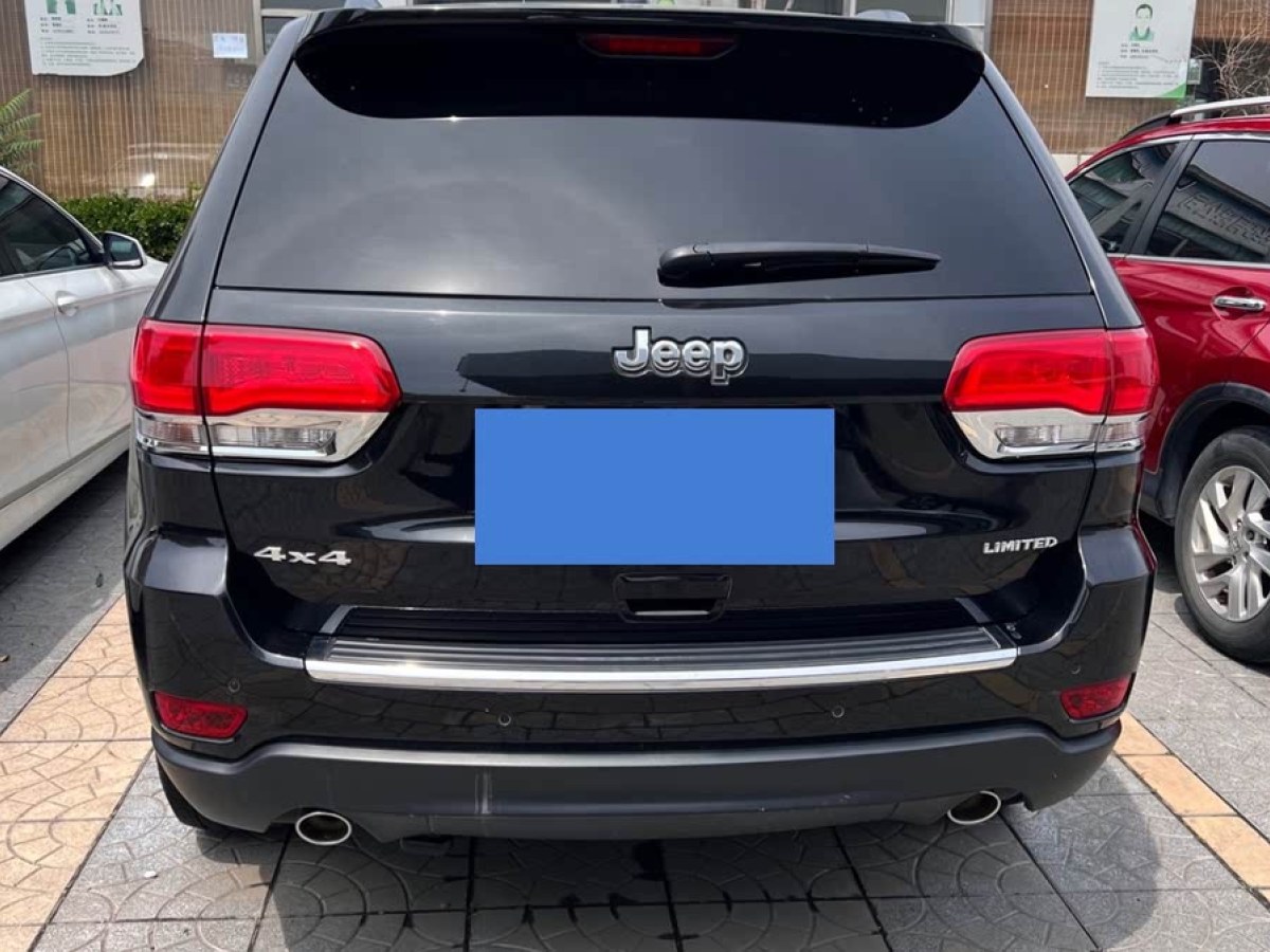 Jeep 大切諾基  2015款 3.0L 舒享導航版圖片
