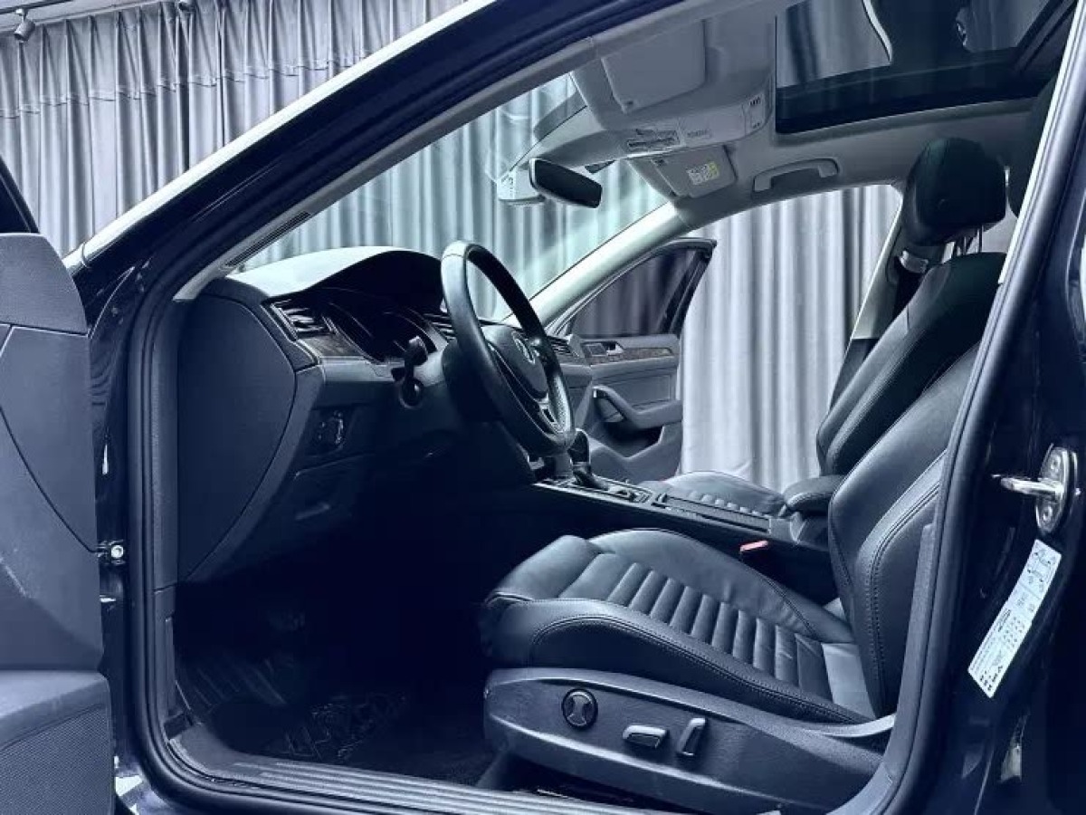 大眾 邁騰  2018款 330TSI DSG 領(lǐng)先型圖片