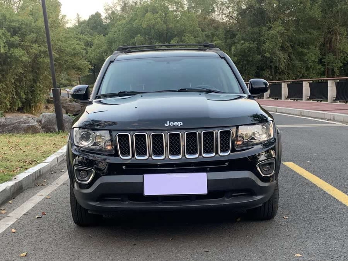 Jeep 指南者  2014款 改款 2.4L 四驅(qū)舒適版圖片