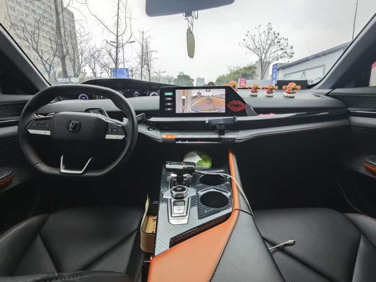 長安 長安UNI-V  2022款 1.5T 尊貴型圖片