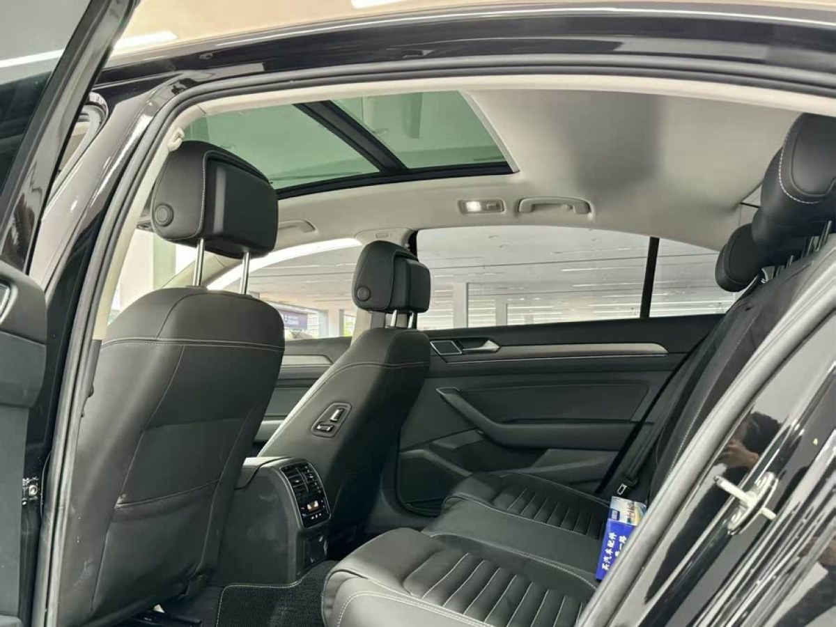 大眾 邁騰  2020款 330TSI DSG 領(lǐng)先型圖片