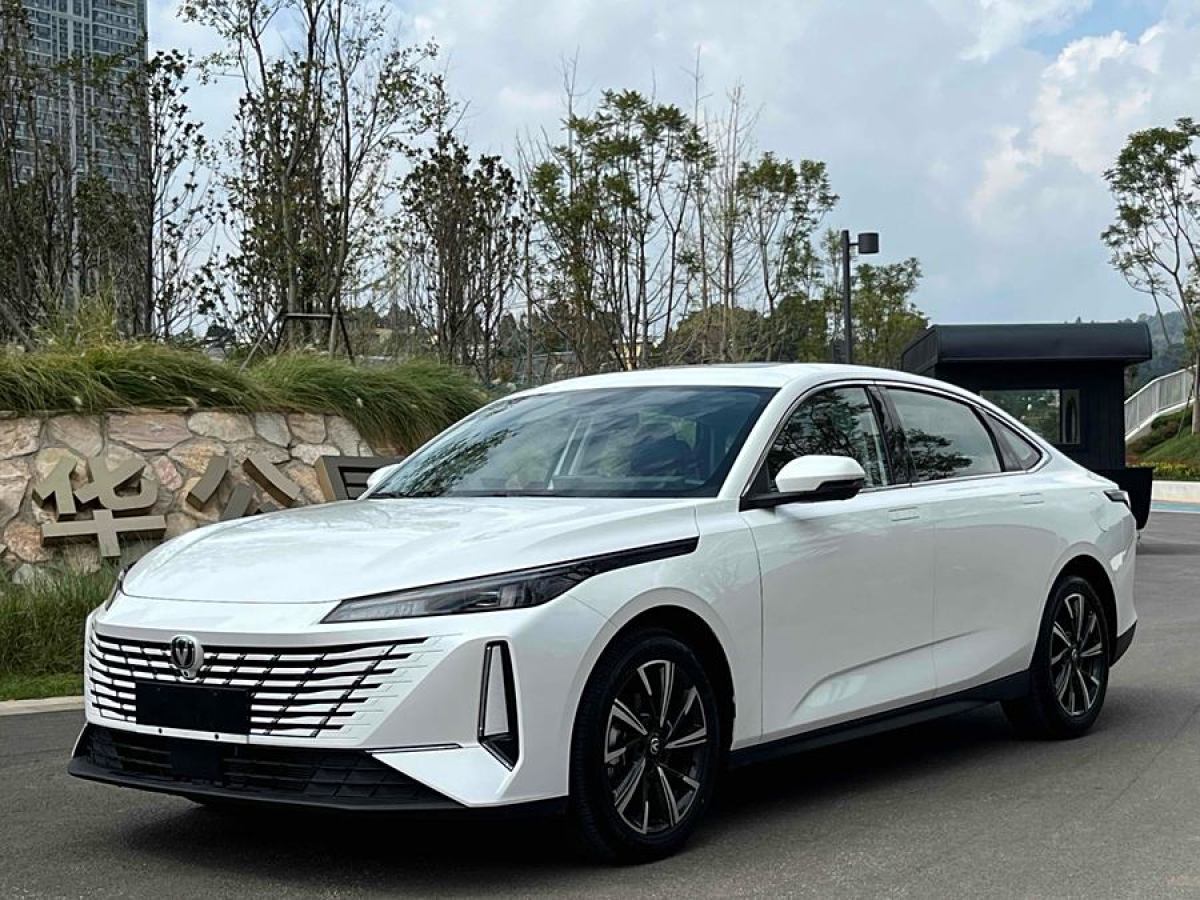 長(zhǎng)安 長(zhǎng)安UNI-V  2023款 1.5T 尊享型圖片