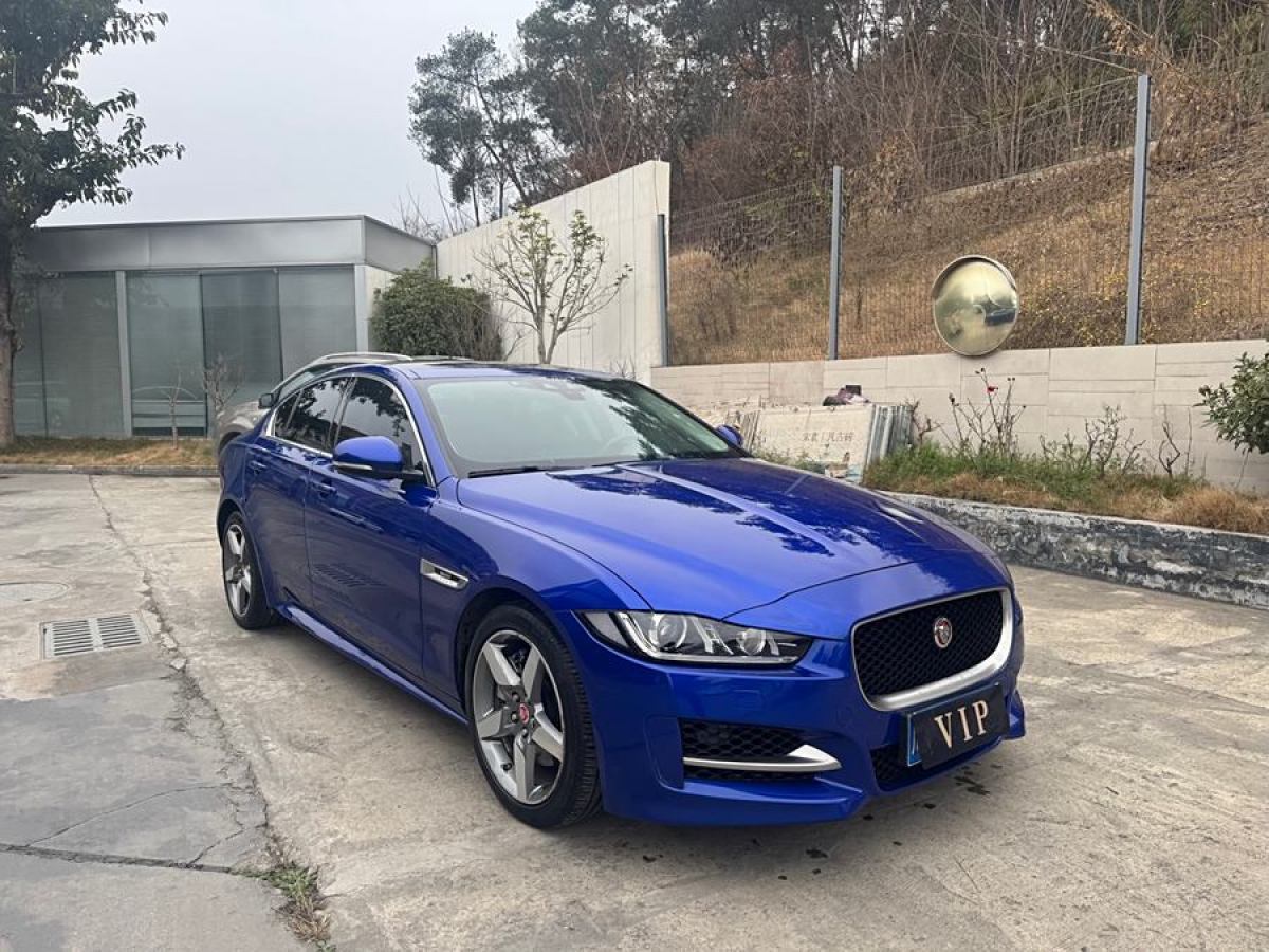 捷豹 XE  2018款 2.0T 200PS 兩驅(qū)R-Sport運(yùn)動(dòng)版圖片