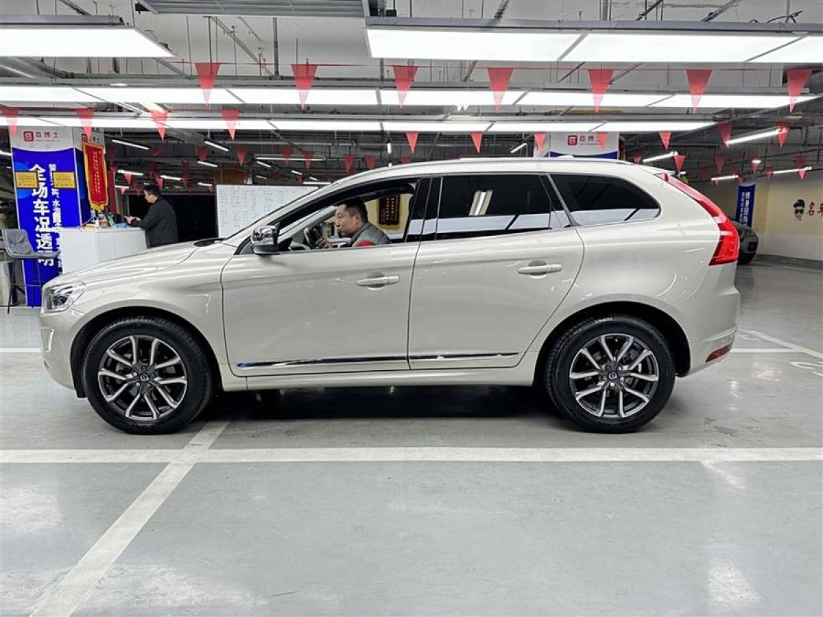 沃爾沃 XC60  2017款 T5 AWD 智遠(yuǎn)升級(jí)版圖片