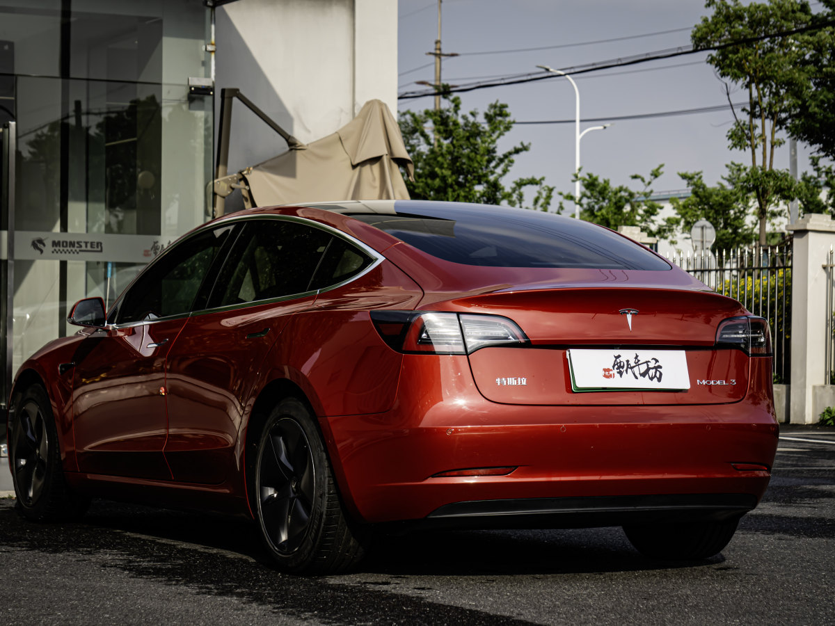 特斯拉 Model 3  2020款 改款 標(biāo)準(zhǔn)續(xù)航后驅(qū)升級(jí)版圖片