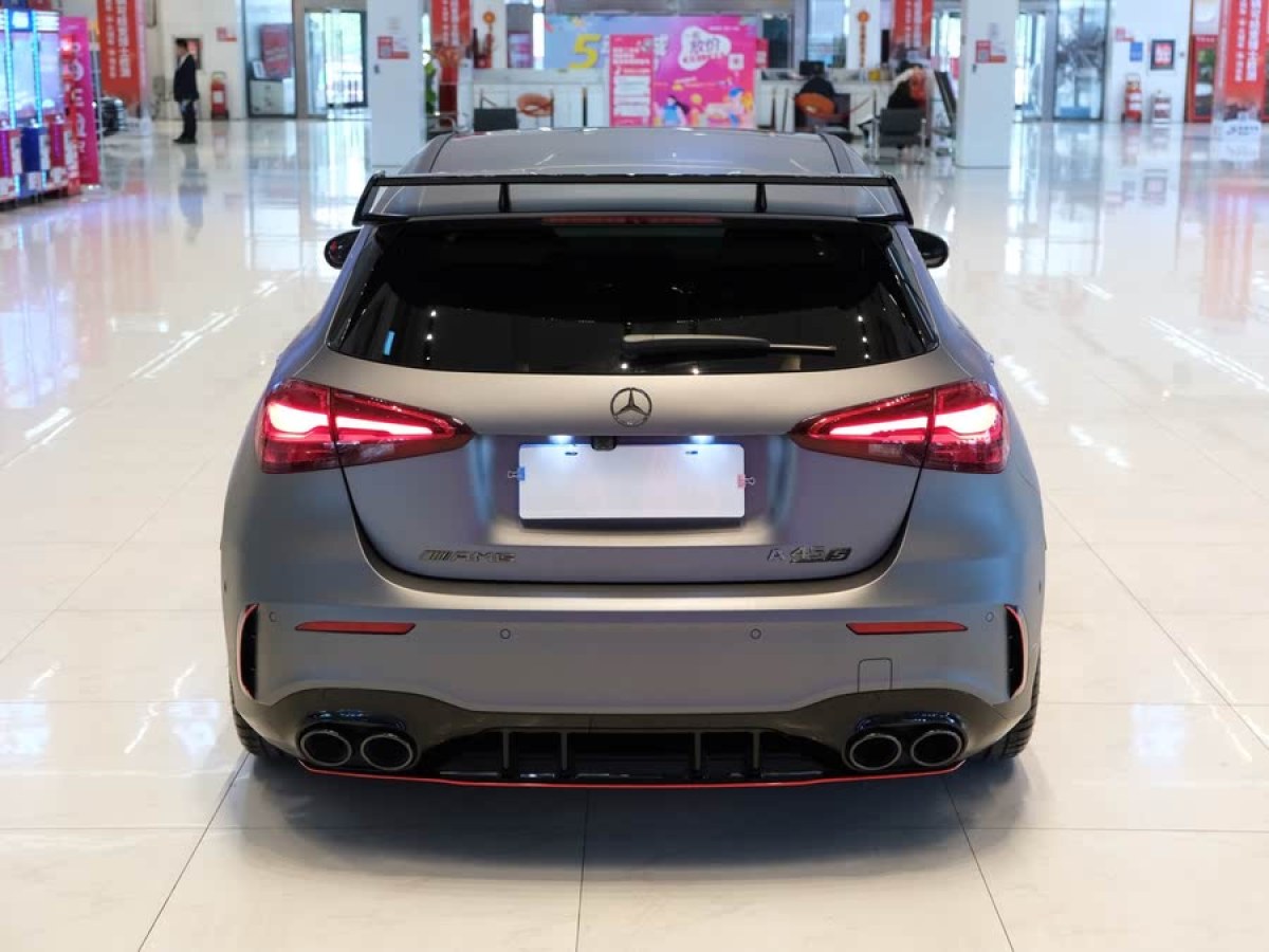 奔馳 奔馳A級AMG  2024款 AMG A 45 S 4MATIC+燃擎當(dāng)?shù)捞貏e版圖片
