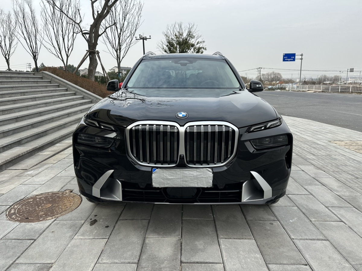 寶馬 寶馬X7  2023款 xDrive40i 領(lǐng)先型豪華套裝圖片