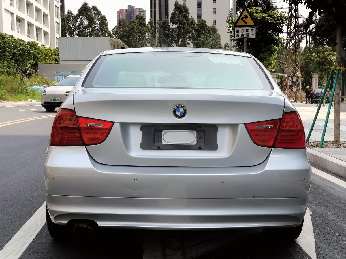 寶馬 寶馬3系  2009款 318i 領(lǐng)先型圖片