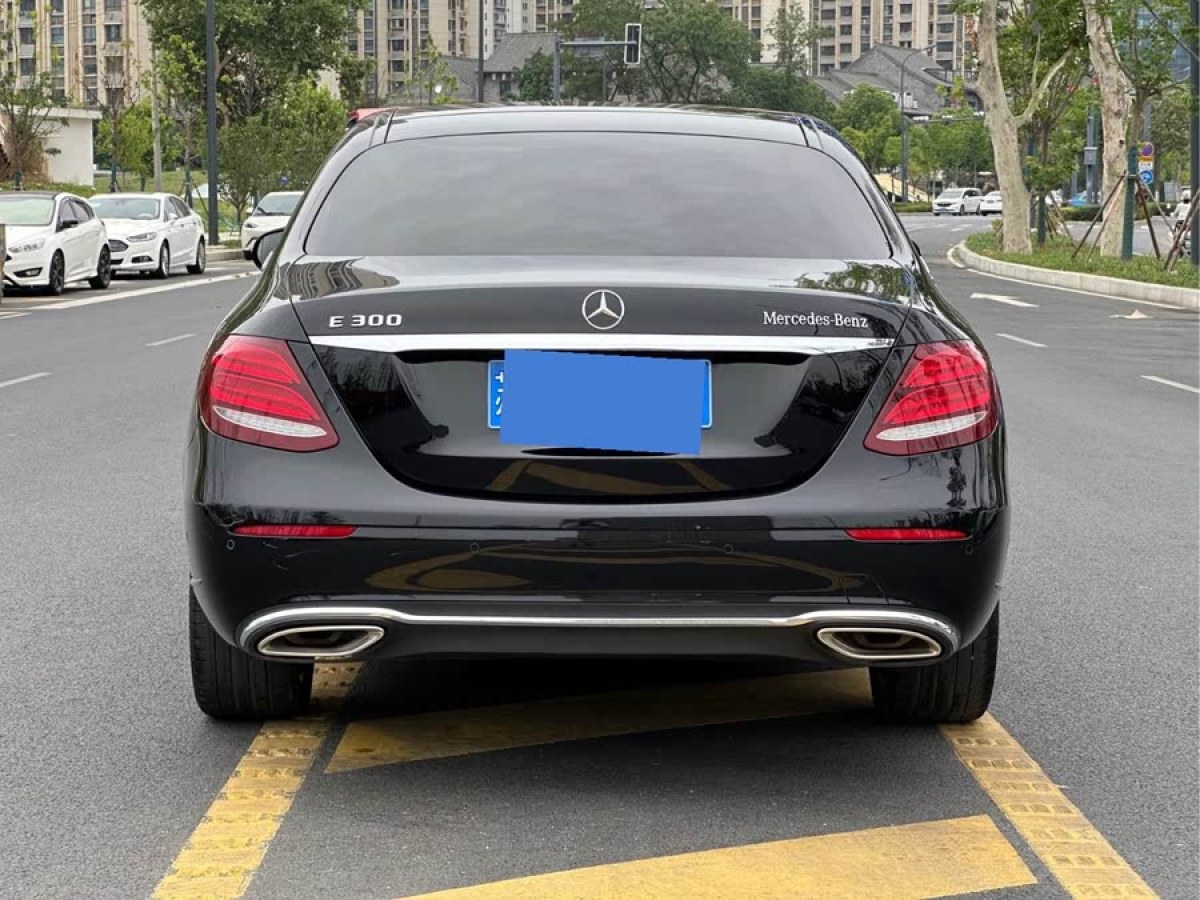 奔馳 奔馳E級(jí)  2020款 改款 E 300 L 時(shí)尚型圖片