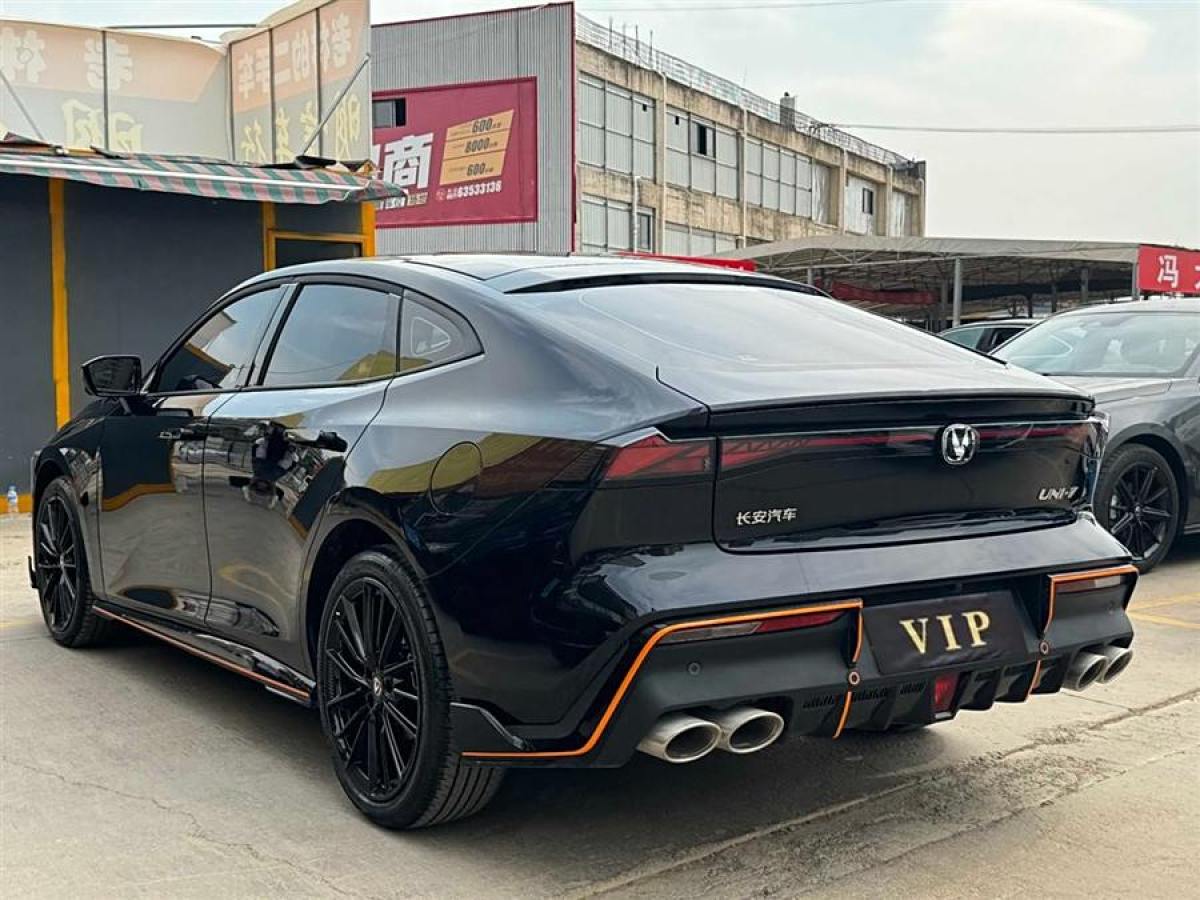 長(zhǎng)安 長(zhǎng)安UNI-V  2023款 1.5T 尊享型圖片