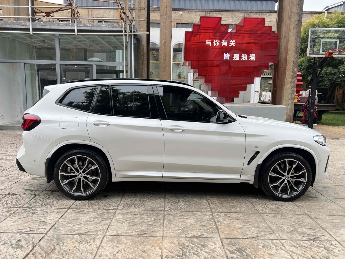 寶馬 寶馬X3  2023款 xDrive30i 領(lǐng)先型 M曜夜套裝圖片