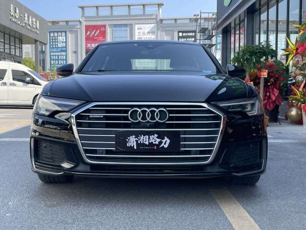 奥迪 奥迪A6L  2021款 45 TFSI quattro 臻选致雅型