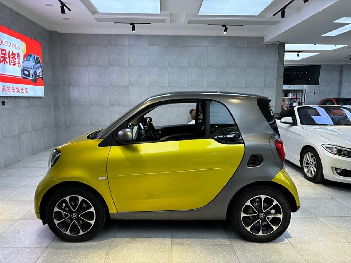 smart fortwo  2017款 1.0L 52千瓦硬頂摯愛(ài)特別版圖片