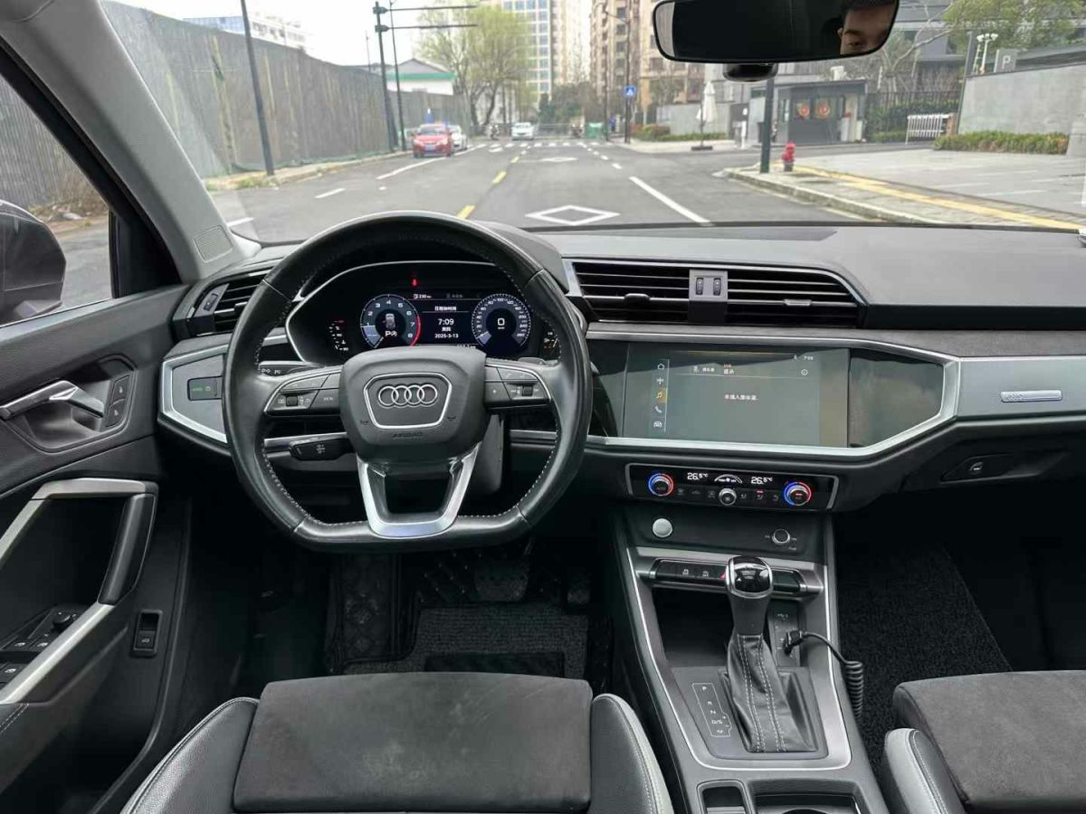 2020年8月奧迪 奧迪Q3  2020款 35 TFSI 時尚動感型