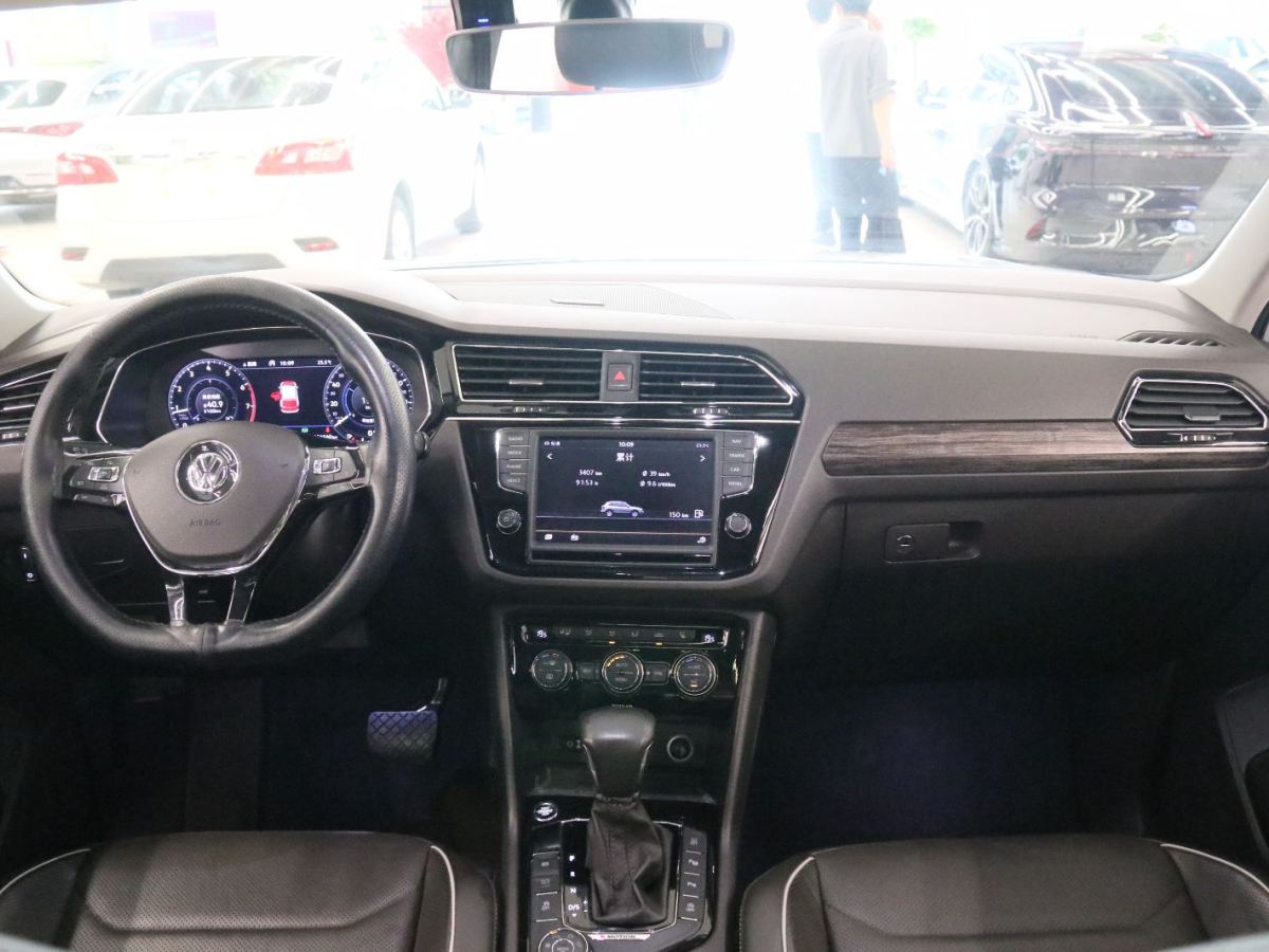 大眾 途觀L  2018款 380TSI 自動(dòng)四驅(qū)旗艦版圖片