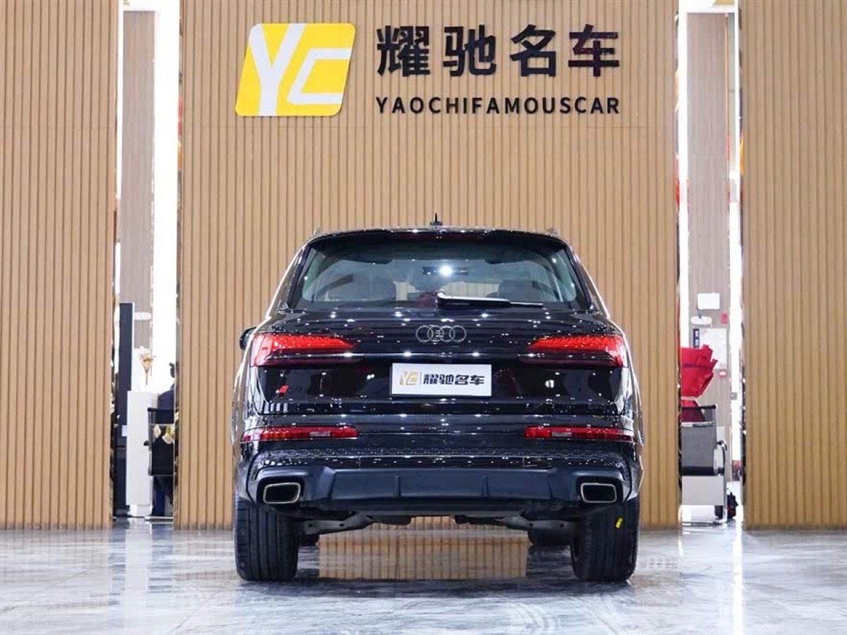 奧迪 奧迪Q7  2024款 45 TFSI quattro S line黑武士型圖片