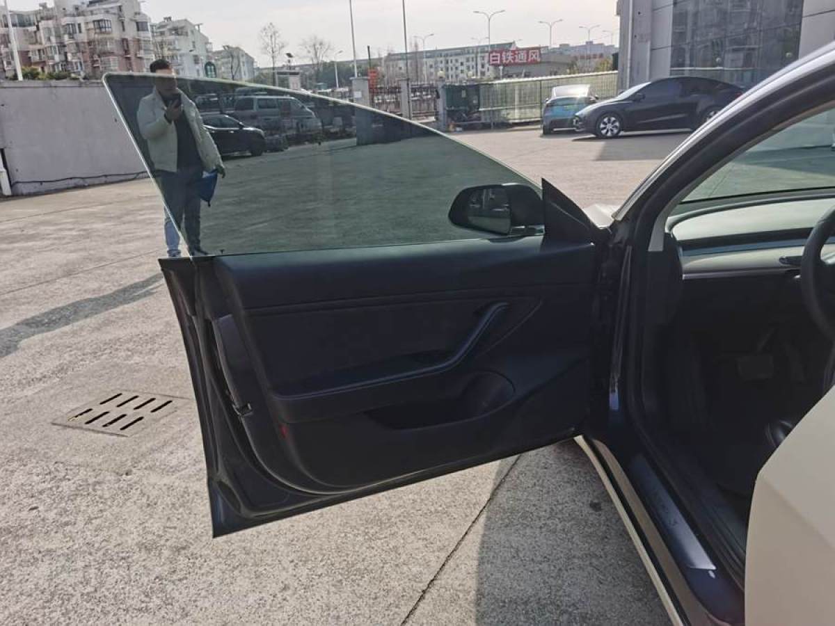 特斯拉 Model 3  2019款 長(zhǎng)續(xù)航后驅(qū)版圖片