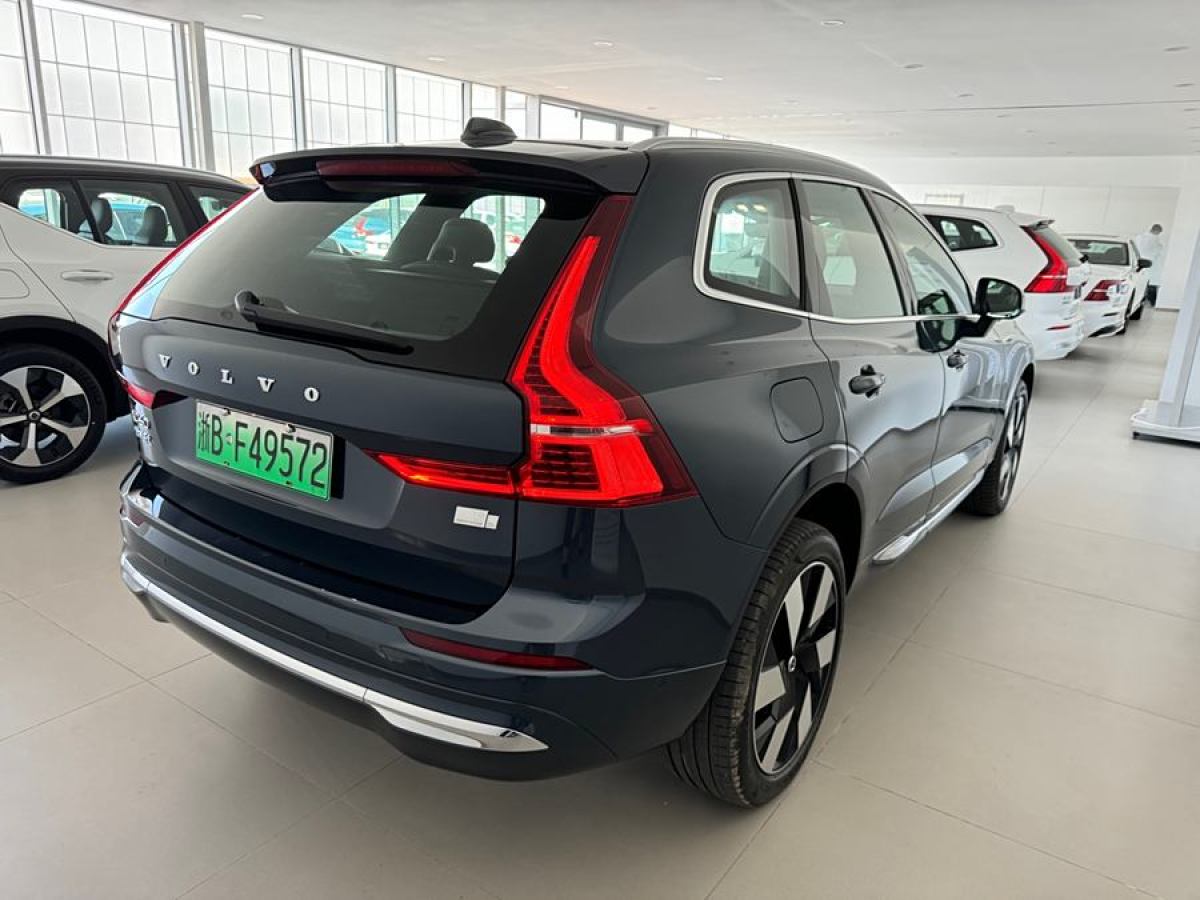 2023年6月沃爾沃 XC60新能源  2024款 T8 插電混動(dòng) 長(zhǎng)續(xù)航四驅(qū)智雅豪華版