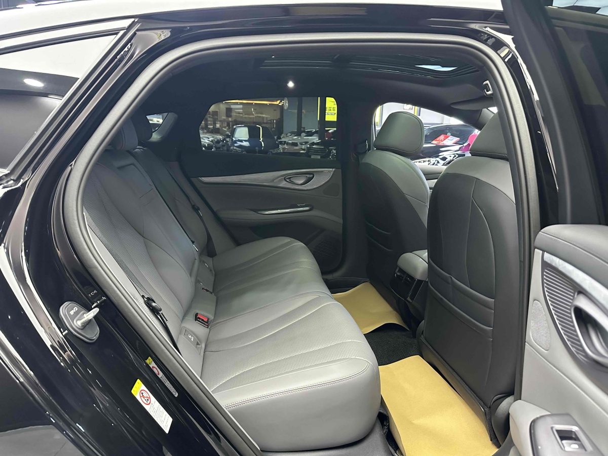 比亞迪 海豹  2024款 榮耀版 DM-i 1.5L 121km 豪華型圖片