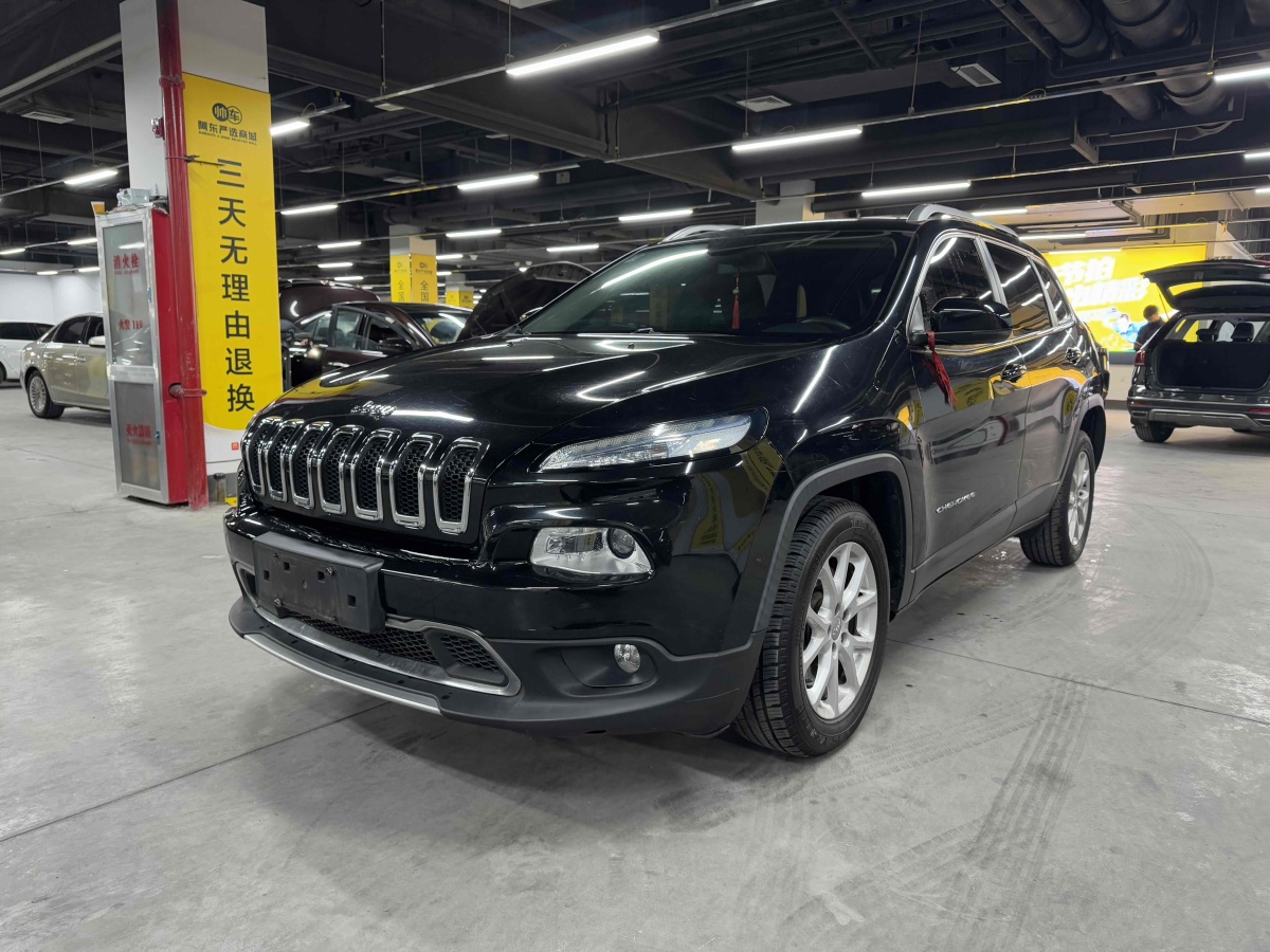 Jeep 自由光  2017款 2.0L 優(yōu)越版圖片