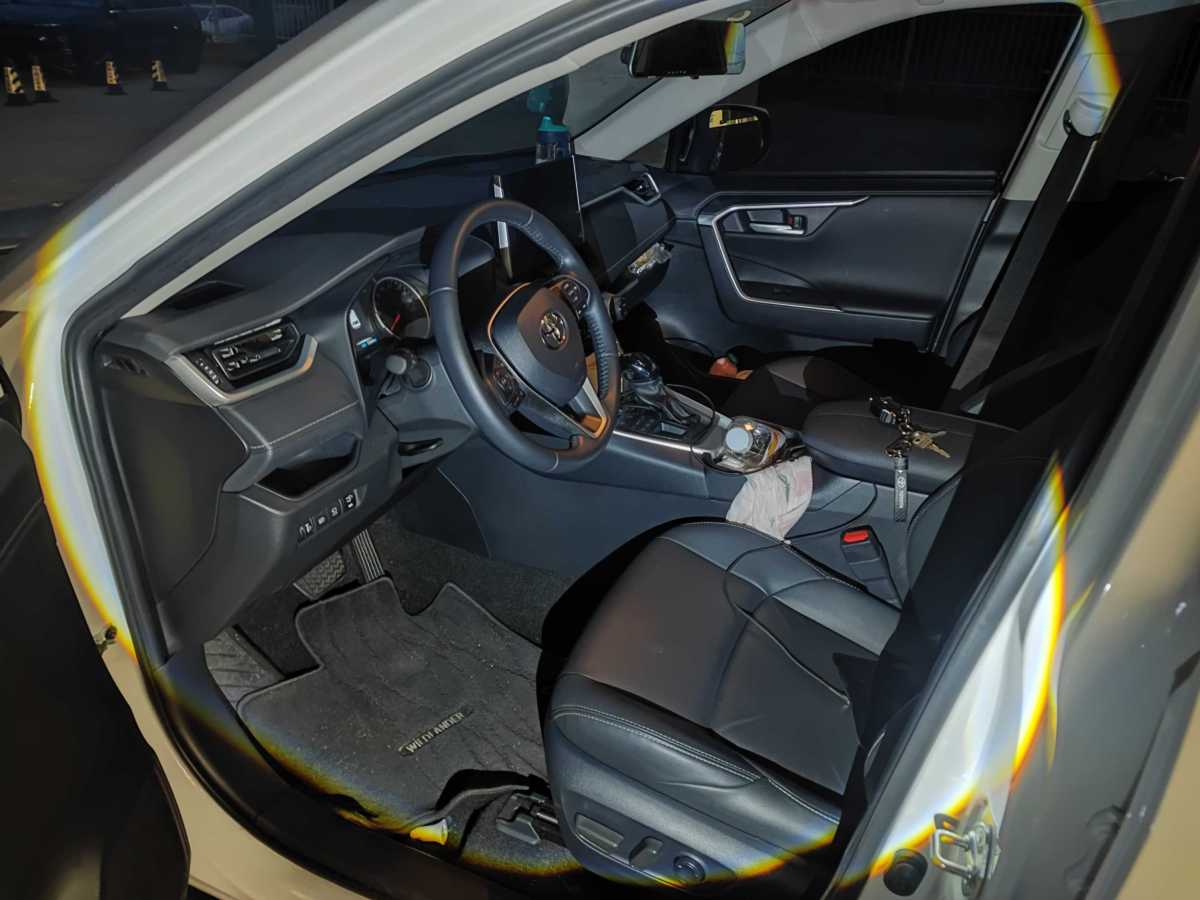丰田 威兰达  2022款 2.0L CVT四驱豪华PLUS版图片