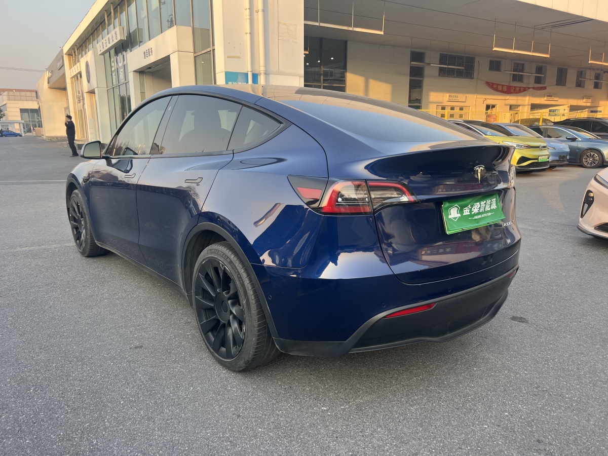 特斯拉 Model 3  2023款 長續(xù)航煥新版 雙電機(jī)全輪驅(qū)動(dòng)圖片