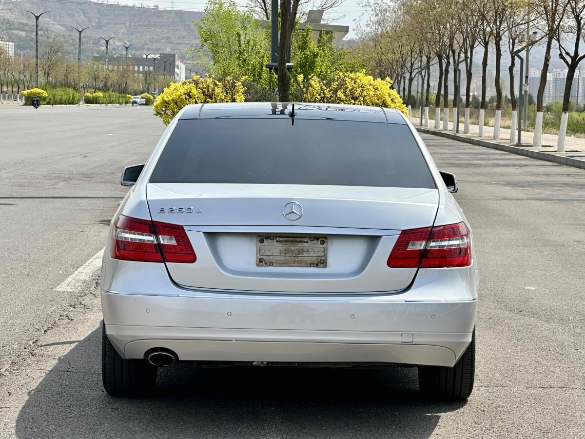 奔馳 奔馳E級  2013款 E 260 L CGI時尚型圖片