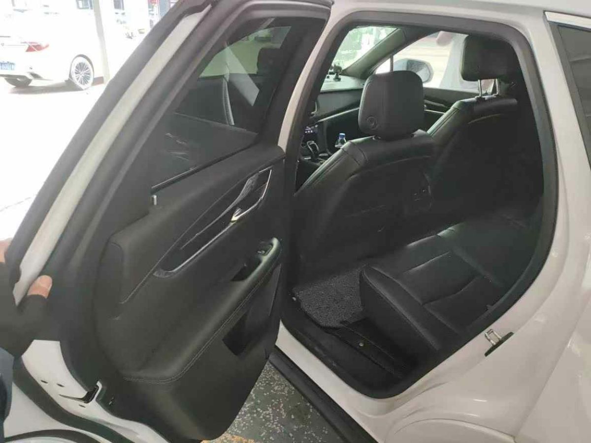 凱迪拉克 XT5  2022款 2.0T 兩驅(qū)風(fēng)尚型圖片
