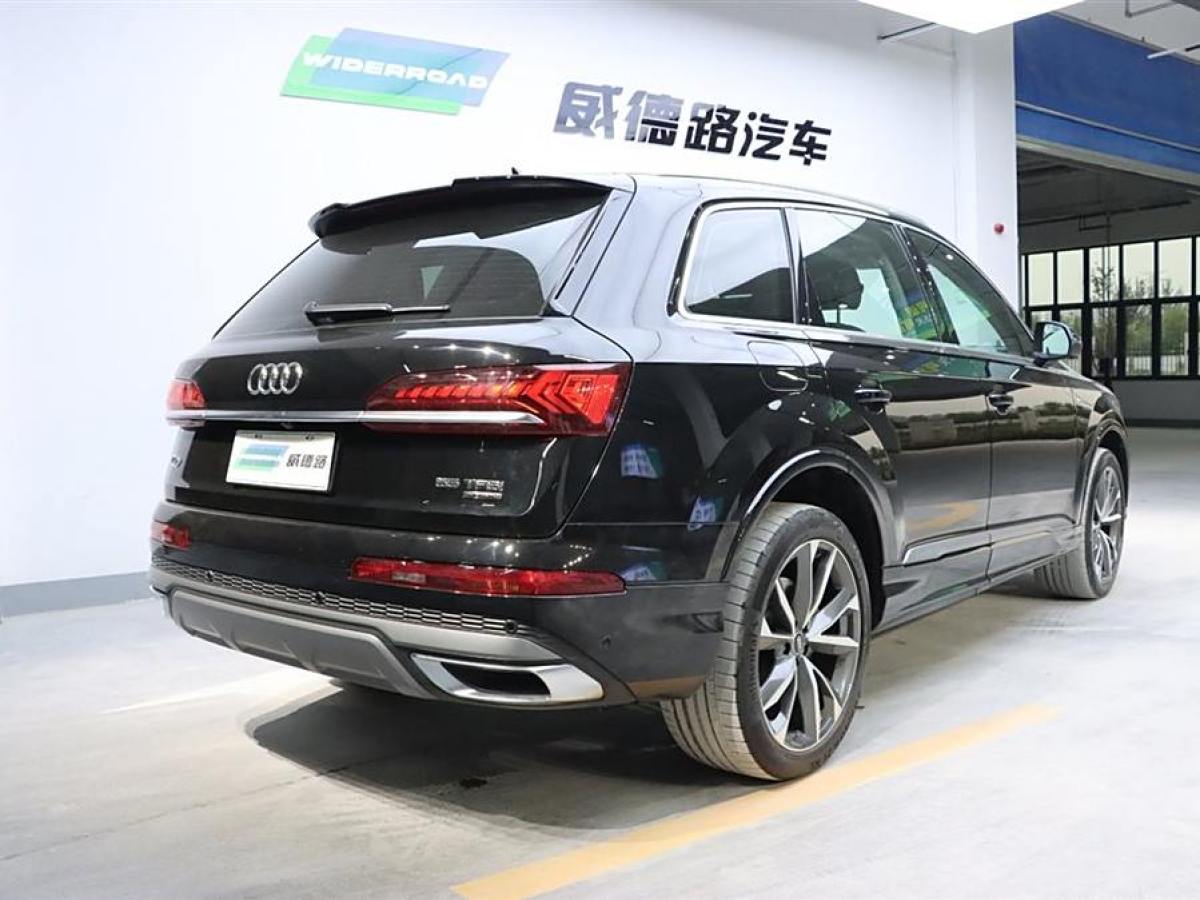 奧迪 奧迪Q7  2023款 55 TFSI quattro S line運(yùn)動(dòng)型圖片