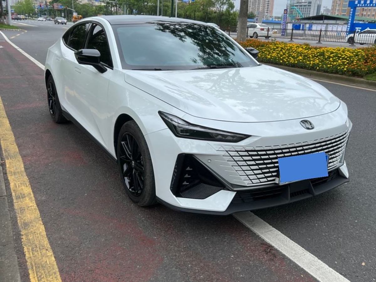 長安 長安UNI-V  2022款 1.5T 尊貴型圖片