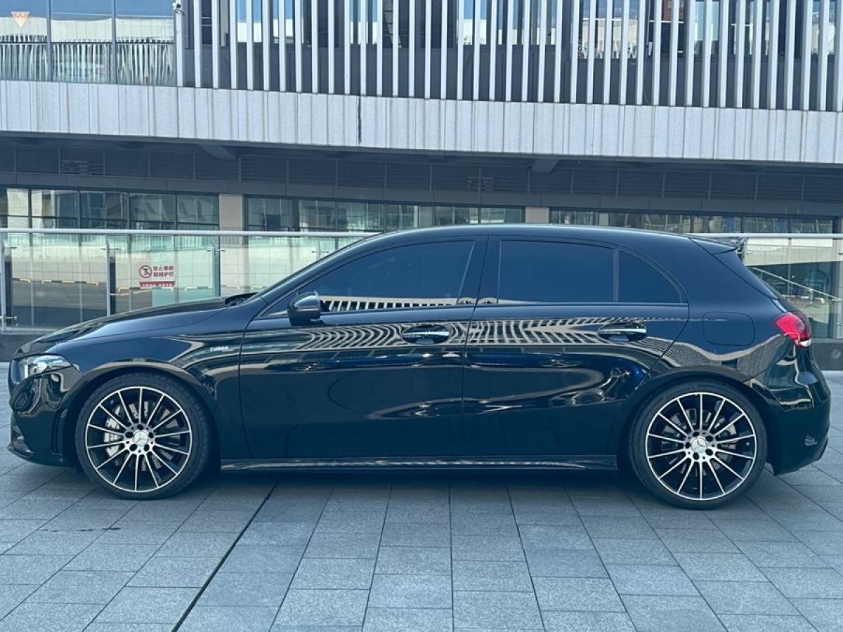 奔馳 奔馳A級(jí)AMG  2022款 AMG A 35 4MATIC圖片