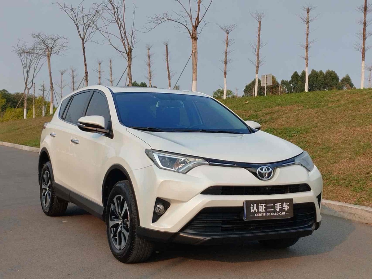 豐田 RAV4  2018款 榮放 2.0L CVT兩驅(qū)風尚X版圖片