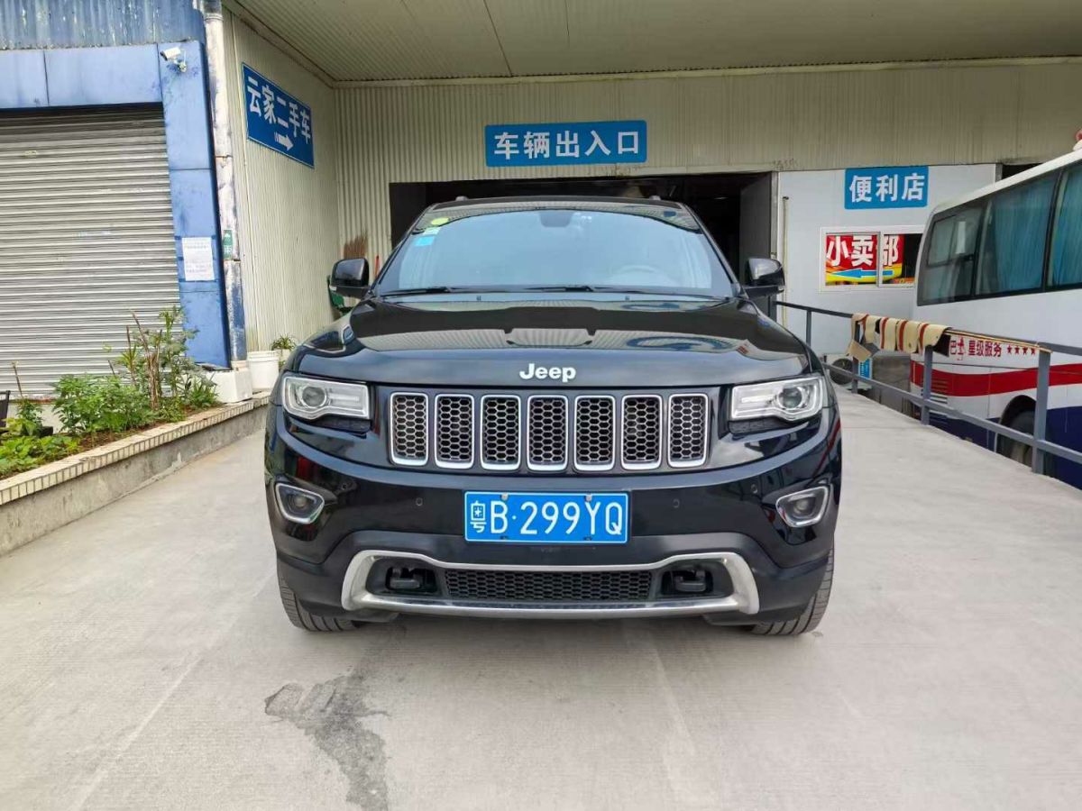 Jeep 大切諾基  2015款 3.0L 精英導(dǎo)航版圖片