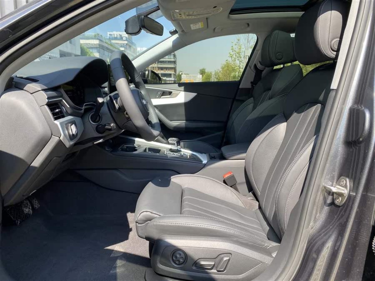 奧迪 奧迪A4L  2022款 40 TFSI 豪華動(dòng)感型圖片