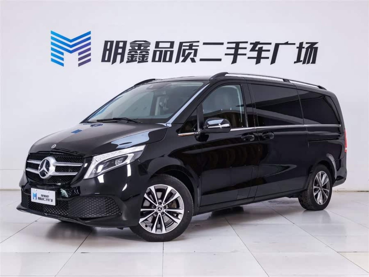 奔馳 V級(jí)  2021款 V 260 領(lǐng)航版圖片