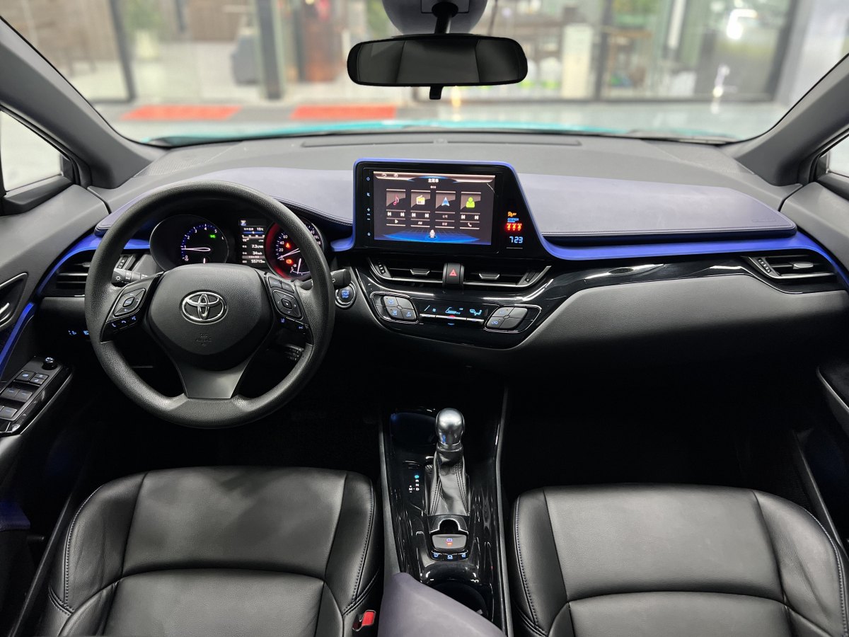 丰田 C-HR  2018款 2.0L 领先天窗版 国V图片
