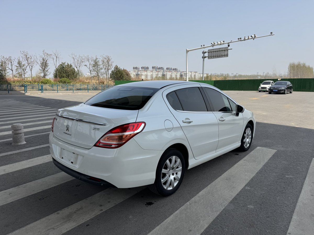 標(biāo)致 308  2014款 樂享版 經(jīng)典 1.6L 自動優(yōu)尚型圖片