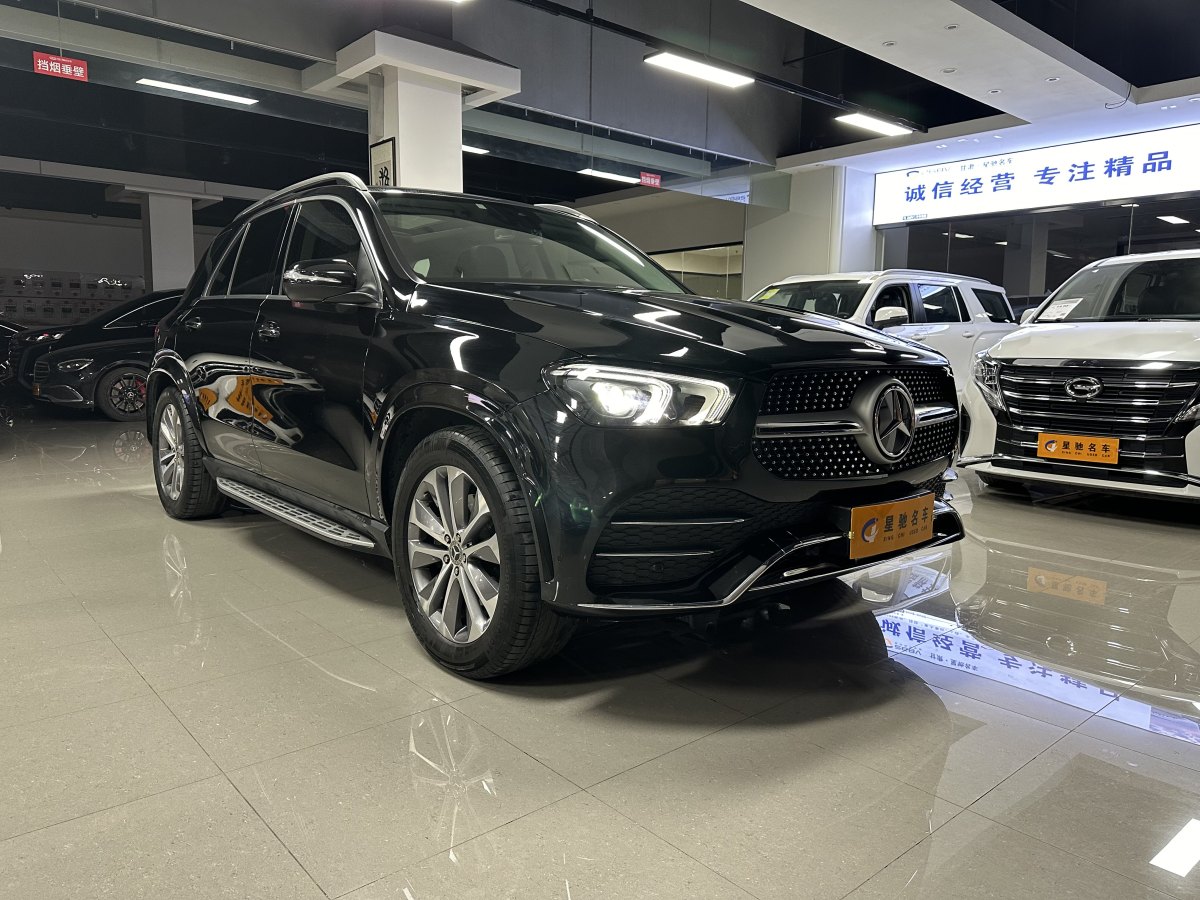 奔馳 奔馳GLE  2022款 改款 GLE 350 4MATIC 時(shí)尚型圖片