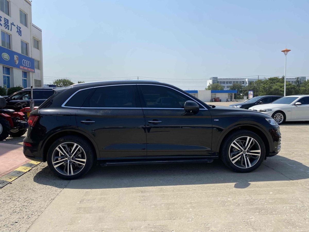 奧迪 奧迪Q5L  2018款  40 TFSI 榮享時(shí)尚型 國VI圖片