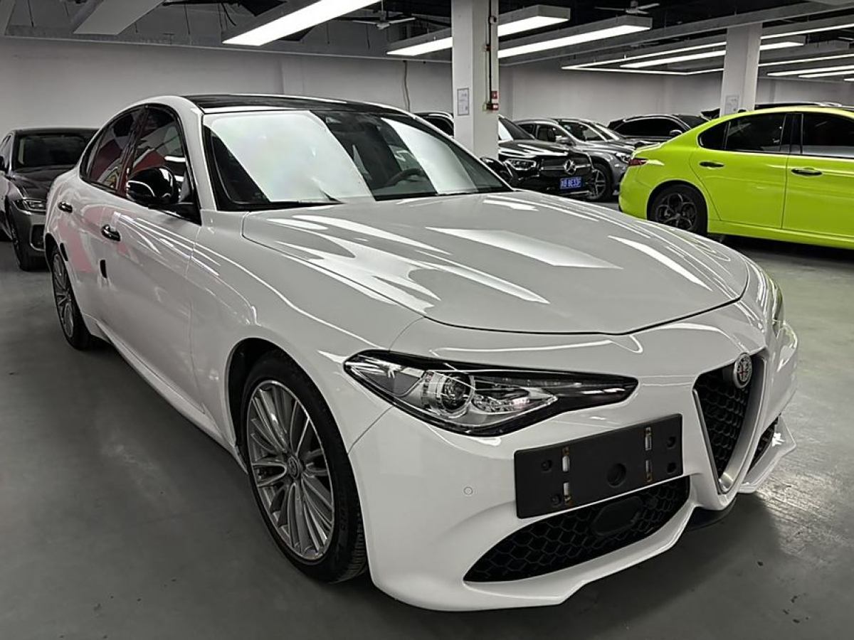 阿爾法·羅密歐 Giulia  2017款 2.0T 280HP 豪華版圖片