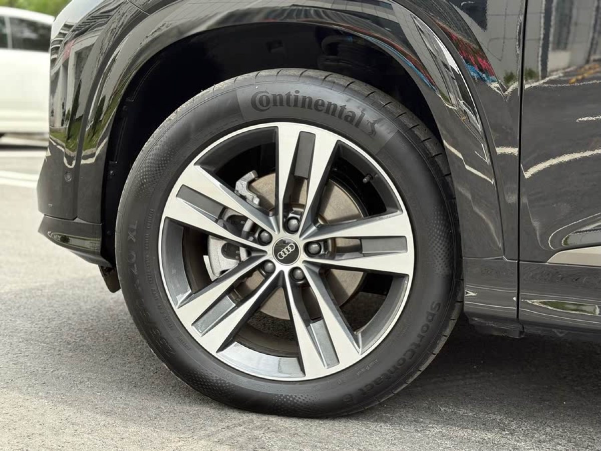奧迪 奧迪Q6  2022款 50 TFSI quattro 行云型 飛騎套裝圖片